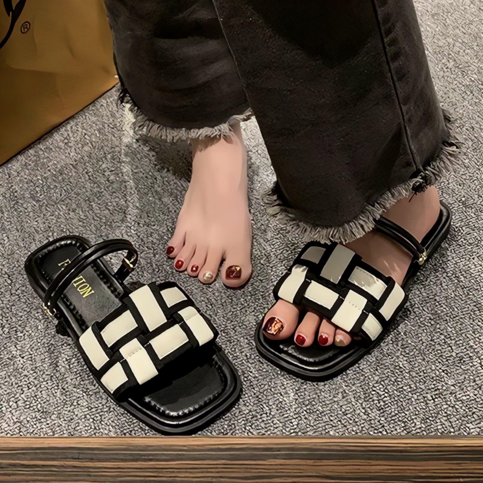 Nina - Sandalias Planas con Punta Abierta